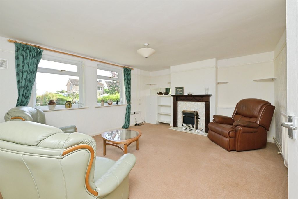 Property photo 3 of 14