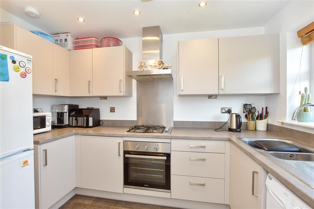 Property photo 1 of 10 Kitchen