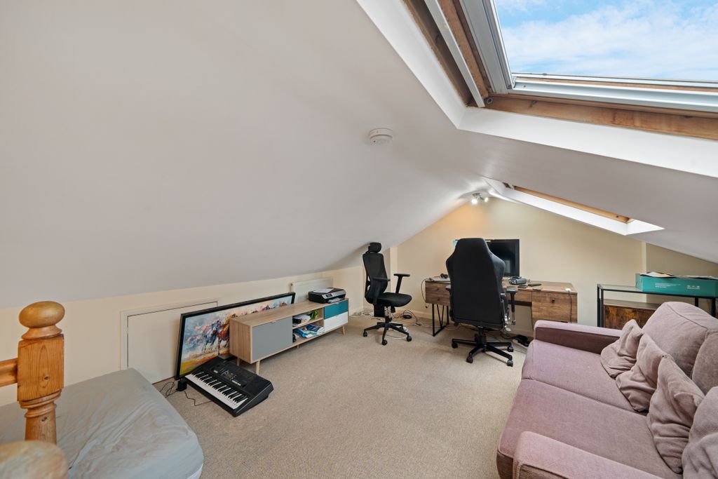 Property photo 2 of 8