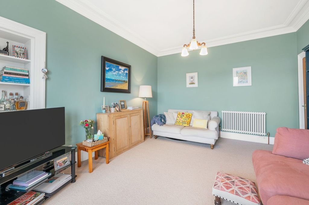 Property photo 3 of 44