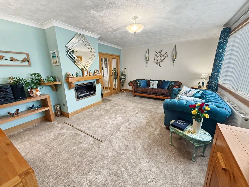 Property photo 3 of 28