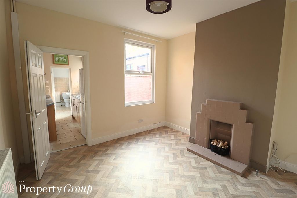 Property photo 2 of 16 42 Broomfield Road (16).Png