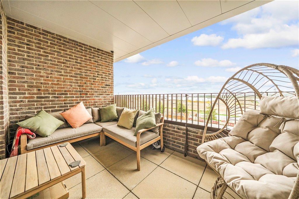 Property photo 1 of 13 Balcony