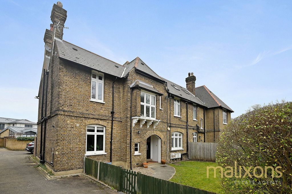 Property photo 2 of 11