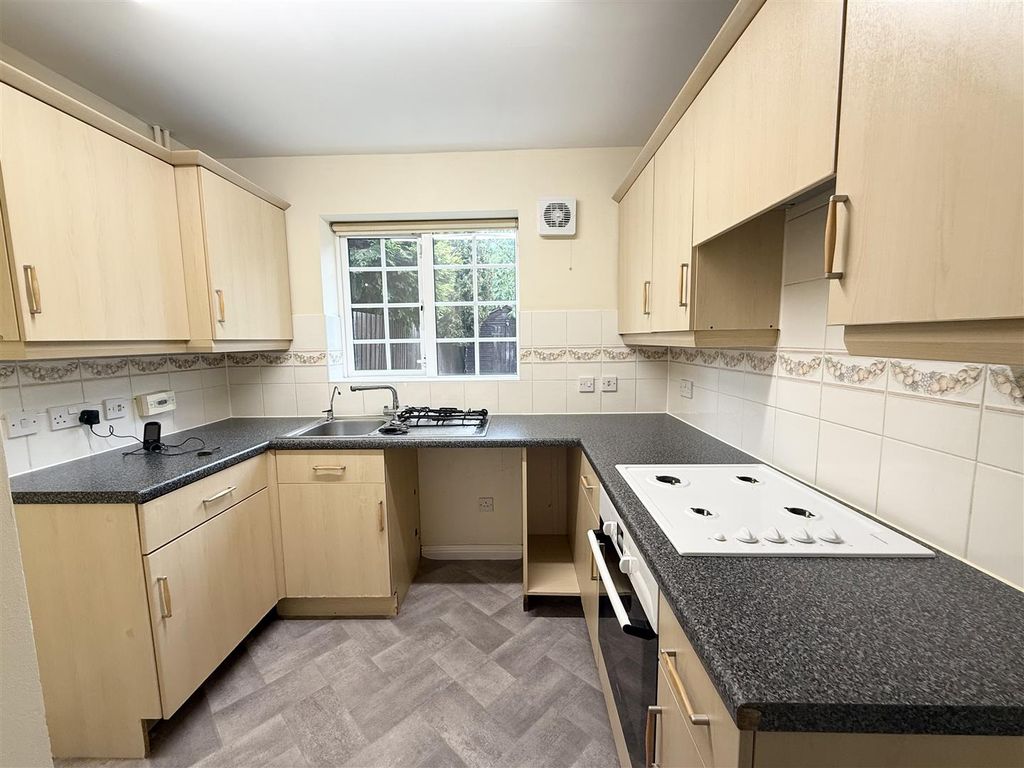 Property photo 3 of 14 Kitchen