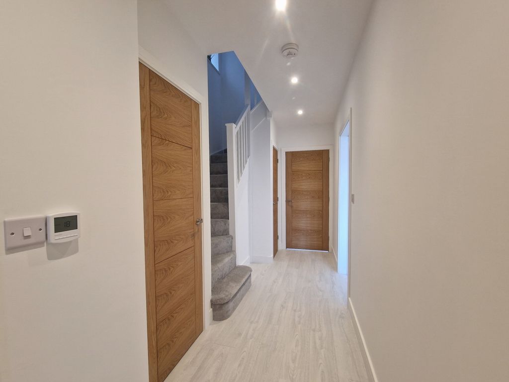 Property photo 3 of 19 Photo 34