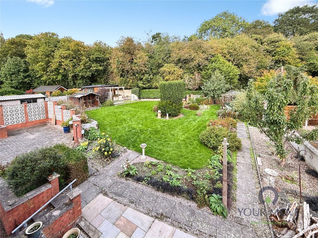 Property photo 3 of 19 Garden