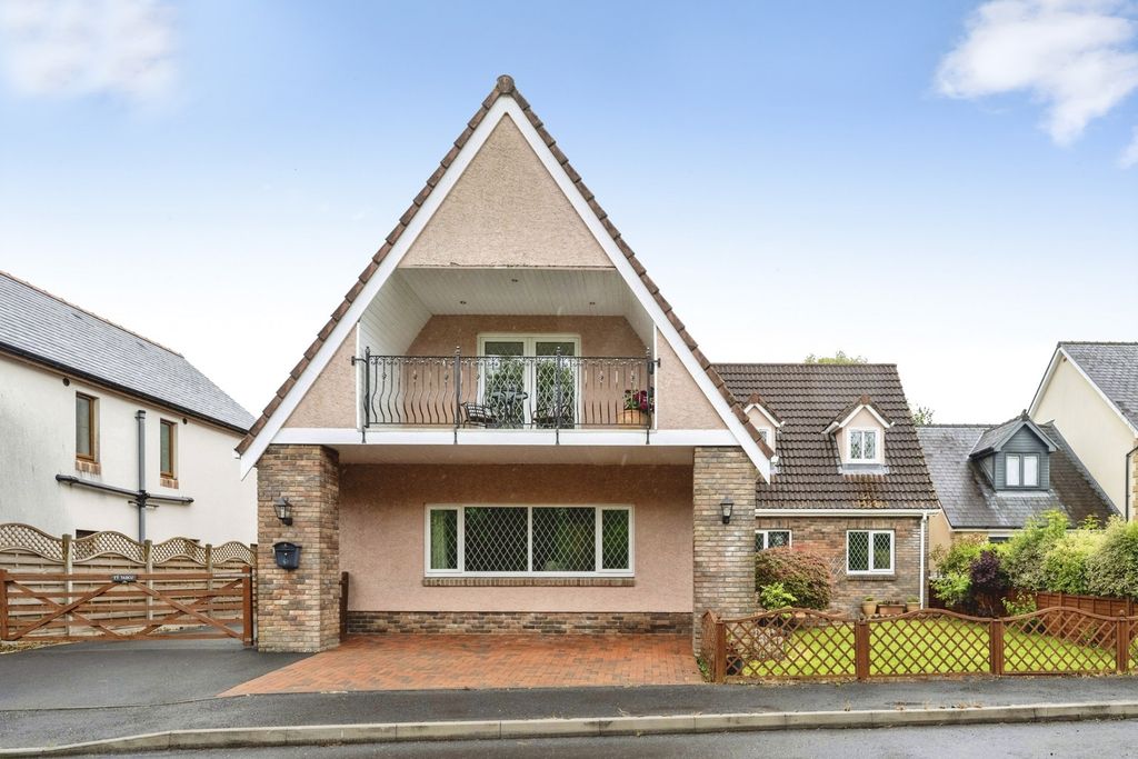 Property photo 1 of 28 Pbox-Img.Jpg