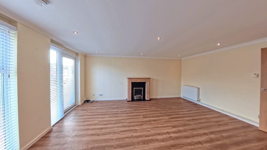 Property photo 2 of 11 Living Room 2