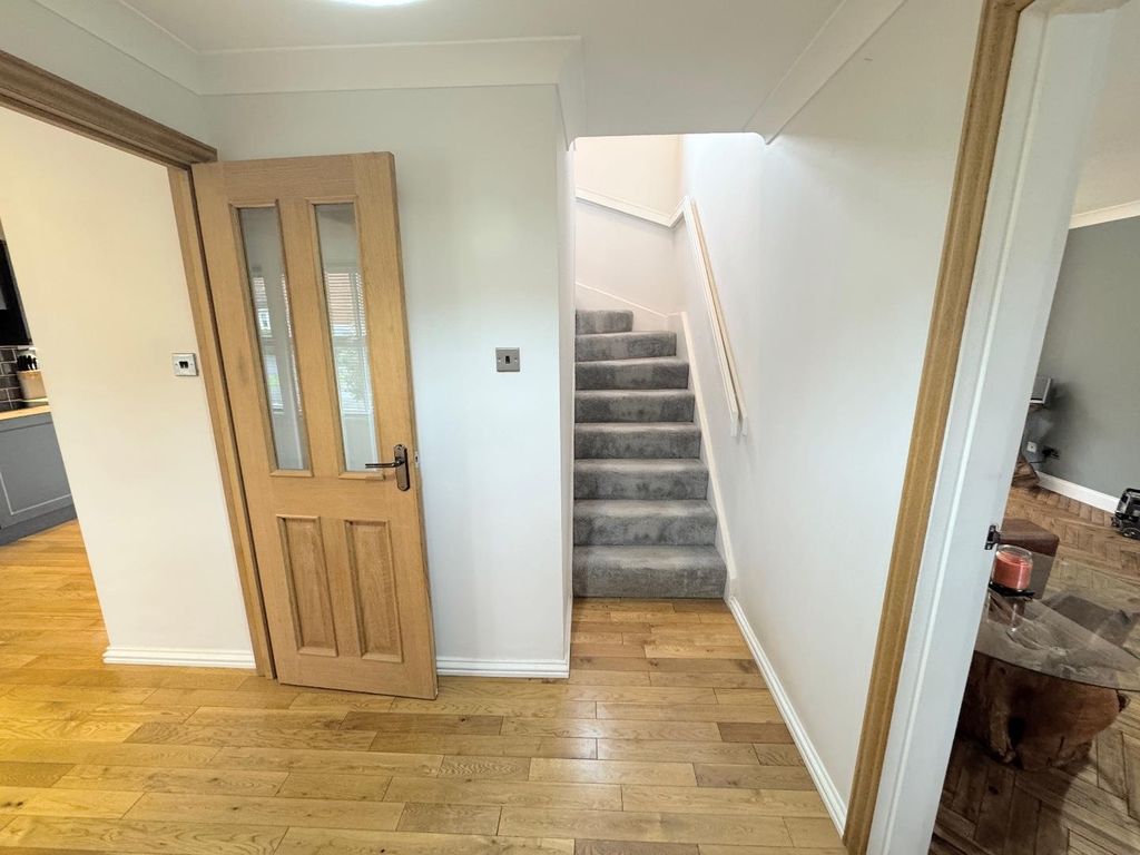 Property photo 3 of 17 Hallway