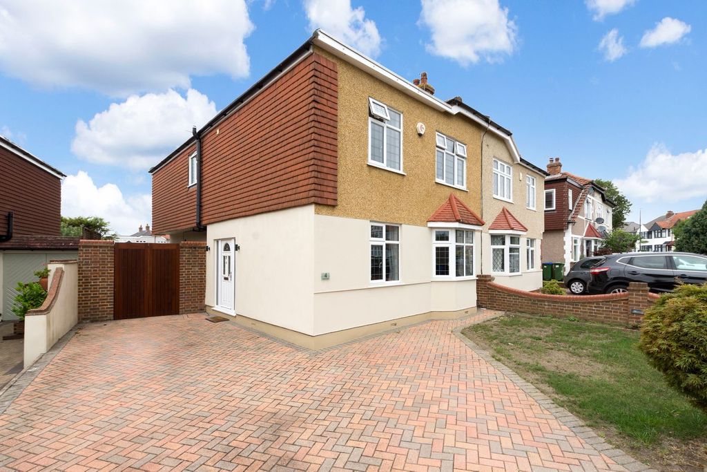 Property photo 3 of 24