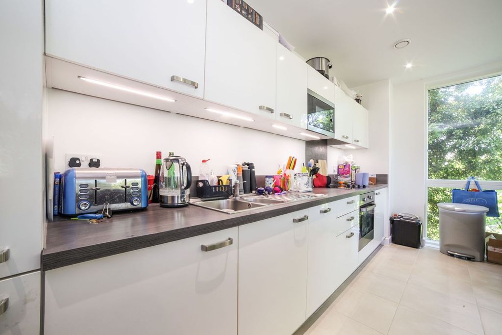 Property photo 3 of 15 Kitchen