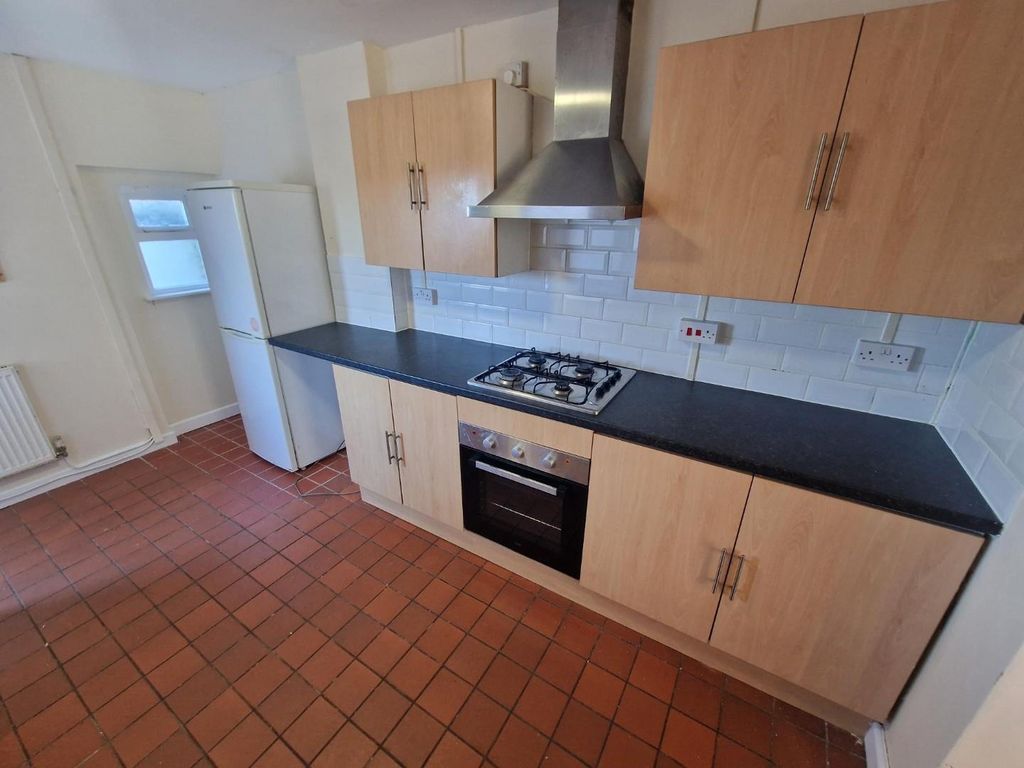 Property photo 2 of 12 Kitchen -1.Jpg
