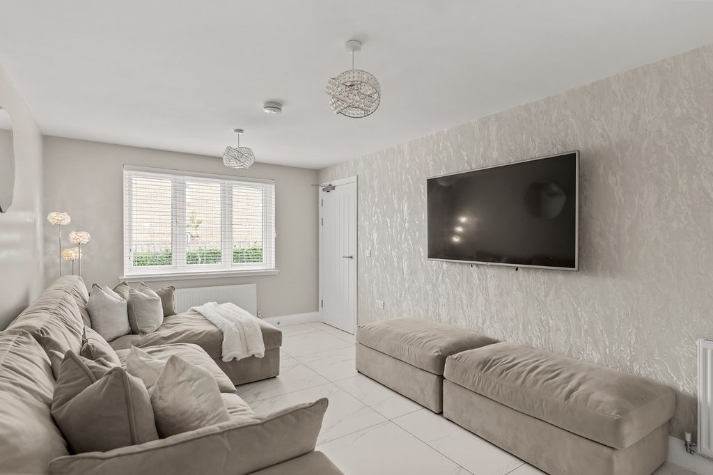 Property photo 2 of 45 5179504