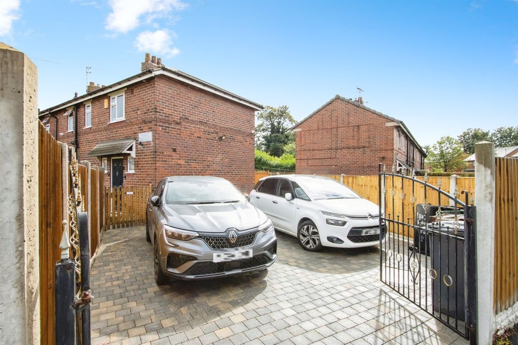 Property photo 2 of 13