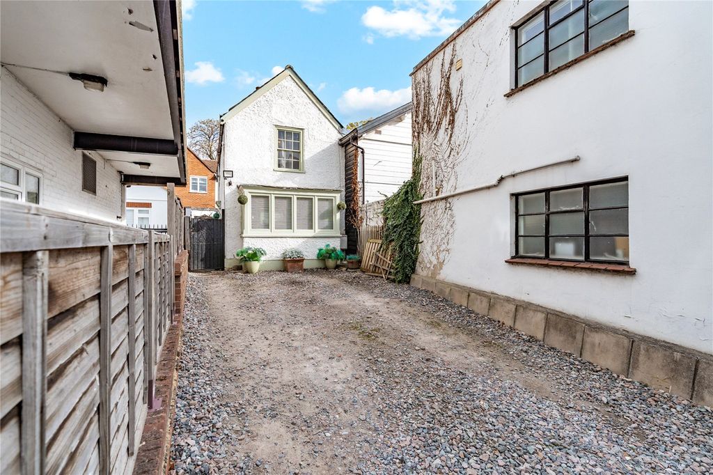 Property photo 2 of 8 Picture No. 22