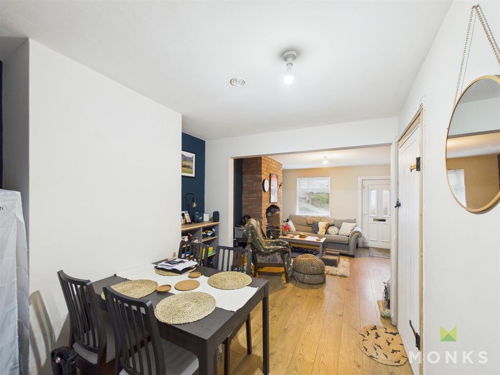 Property photo 3 of 9 Cam01348G0-Pr0775-Still002.Jpg