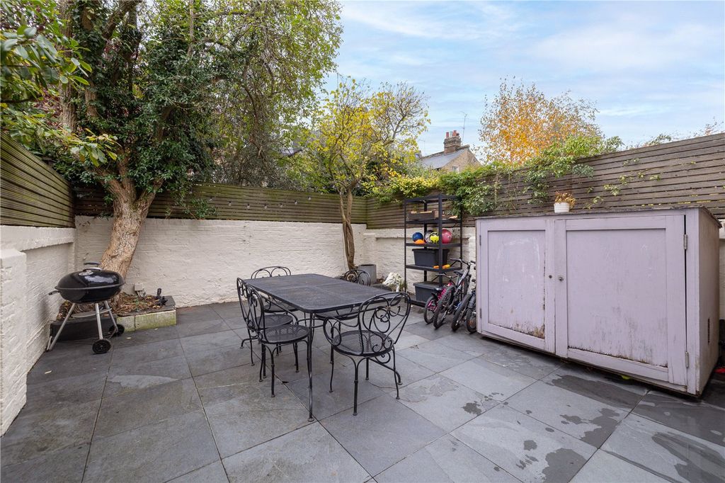 Property photo 2 of 9 Picture No. 44