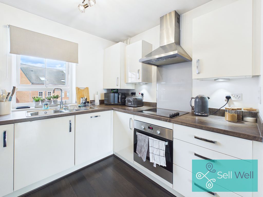 Property photo 3 of 16 Kitchen