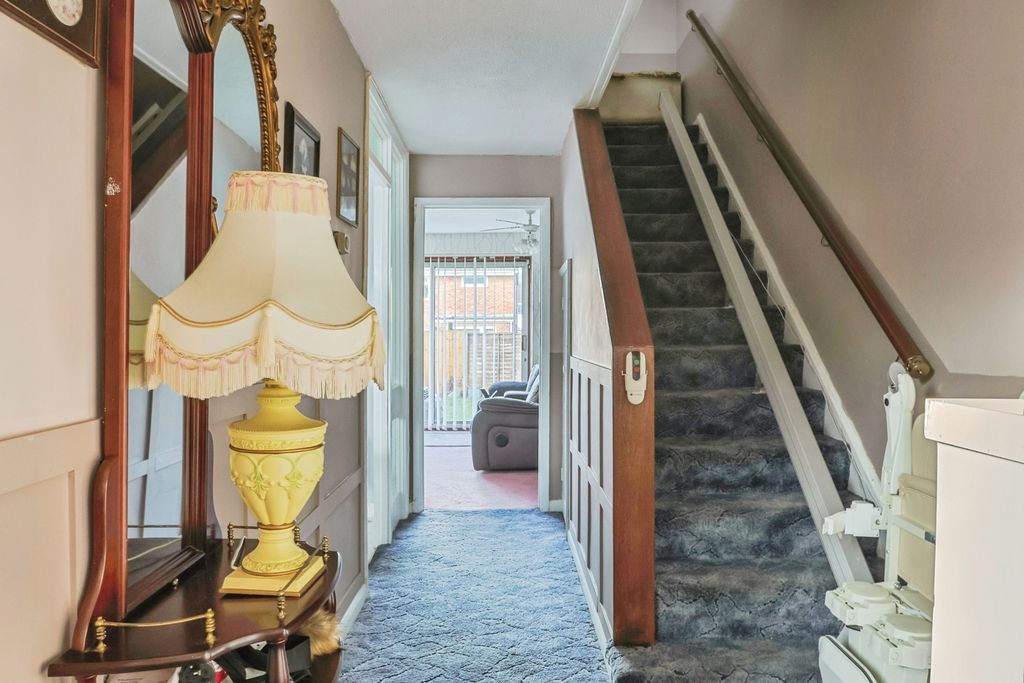 Property photo 3 of 16 Pbox-Img.Jpg