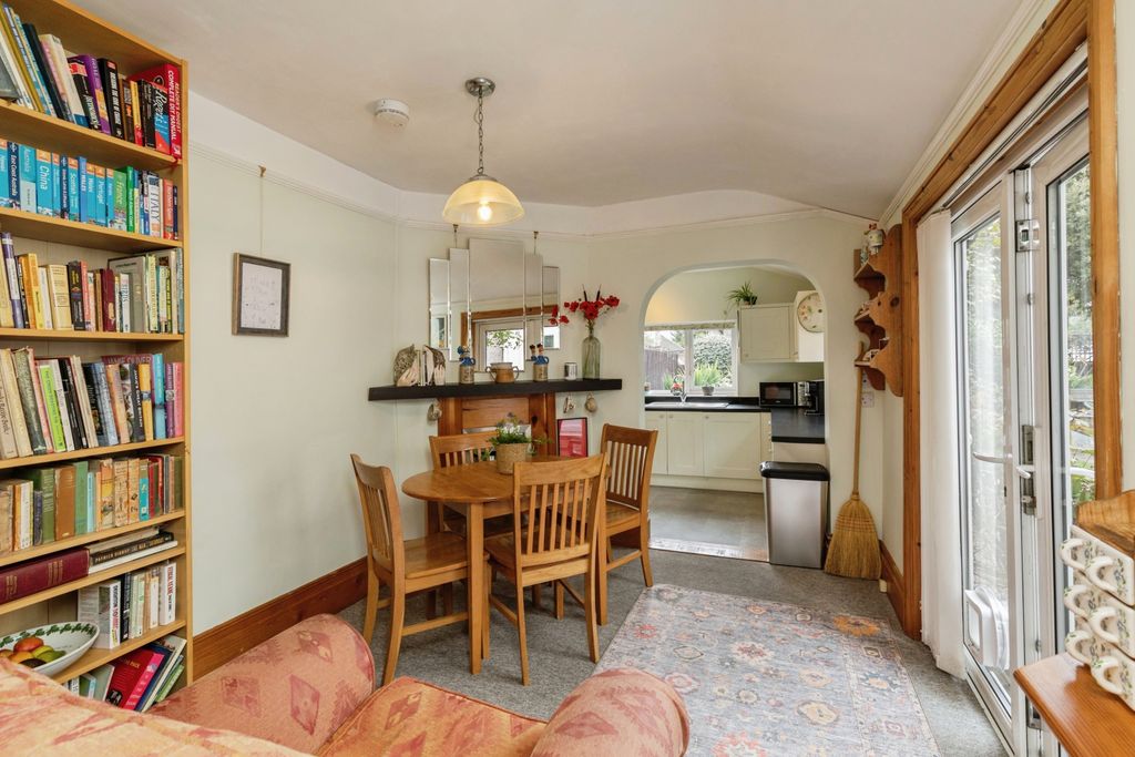 Property photo 3 of 20 Breakfast Room