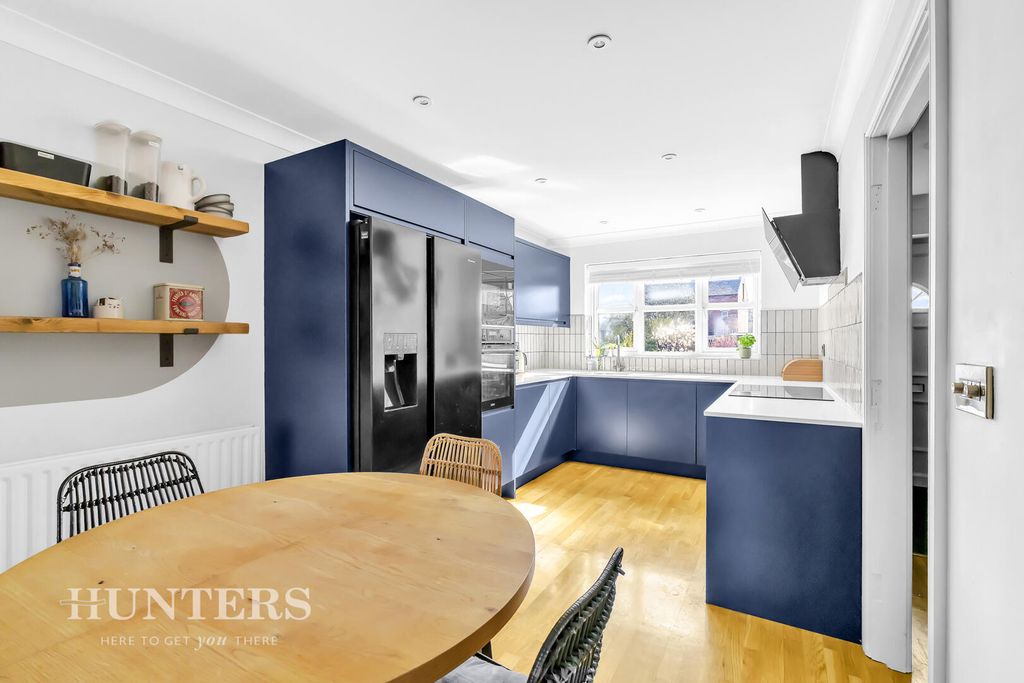 Property photo 2 of 29 Kitchen