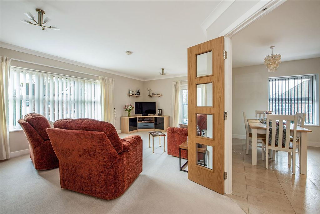 Additional image 5 of 2 bed flat for saleTudor Court, Bramshott Place, Liphook GU30