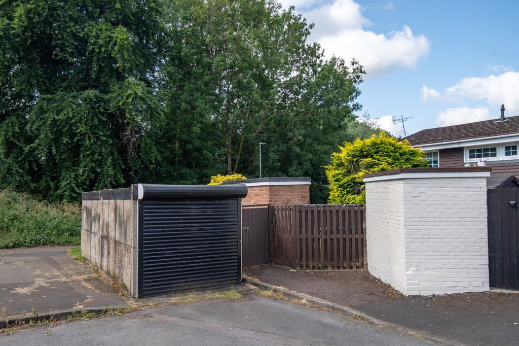 Property photo 2 of 16 Picture No. 18