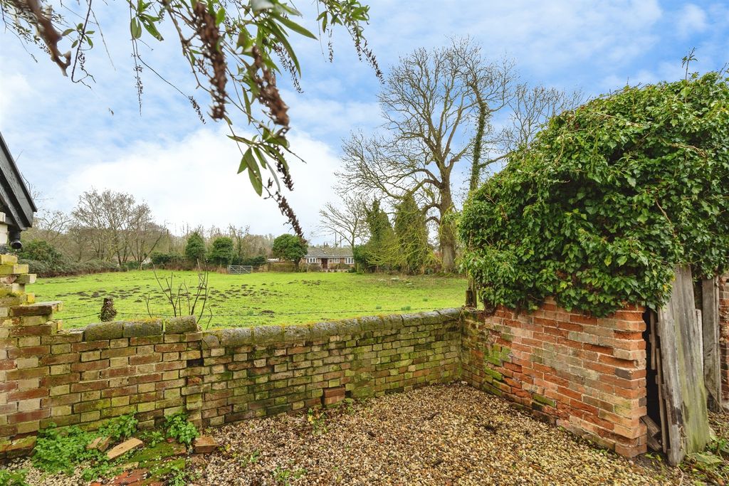 Property photo 2 of 22