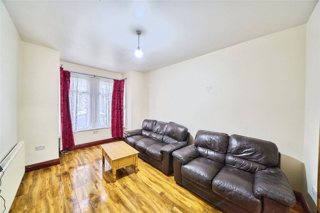 Property photo 2 of 14 Picture No. 19