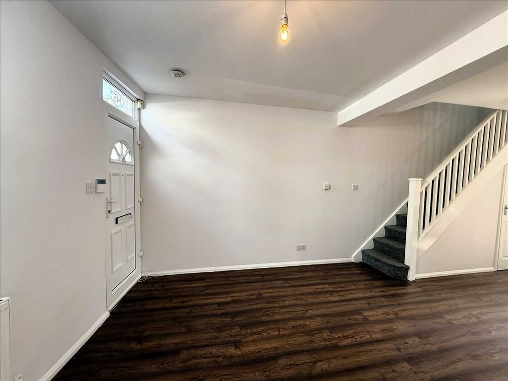 Property photo 2 of 11 Lounge / Dining Room