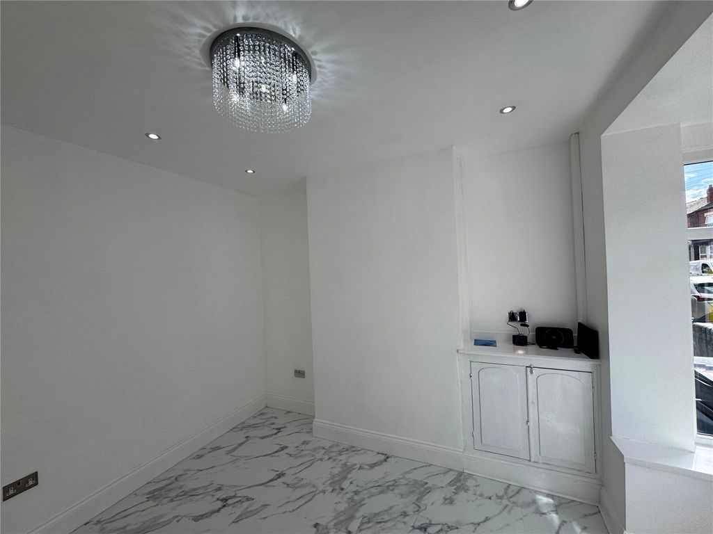 Property photo 3 of 14 Picture No. 12