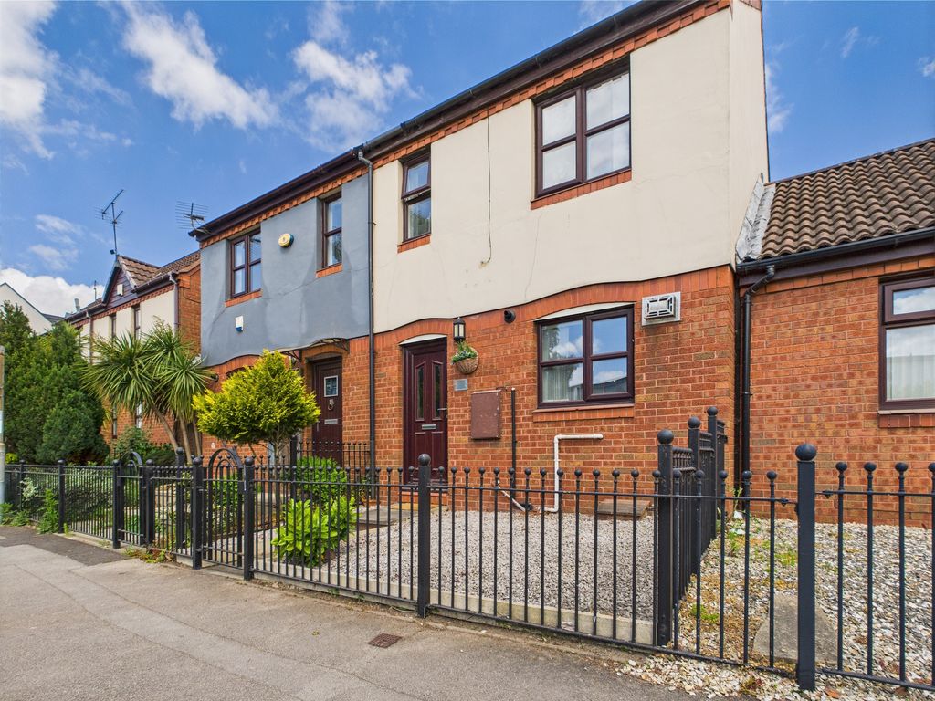 Property photo 1 of 12