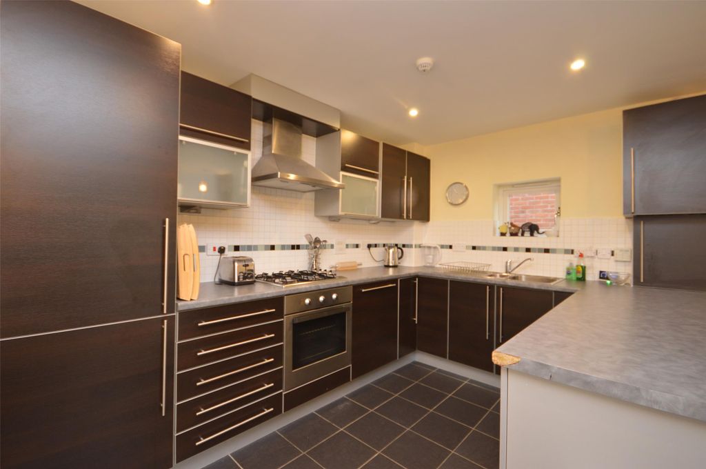 Property photo 3 of 13 Kitchen