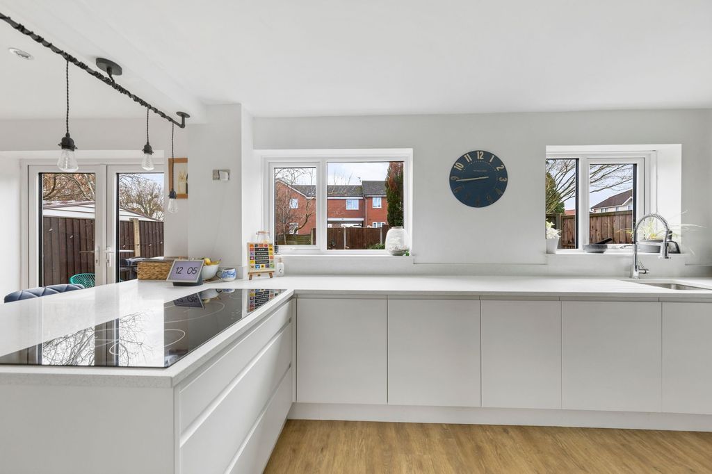 Property photo 2 of 26