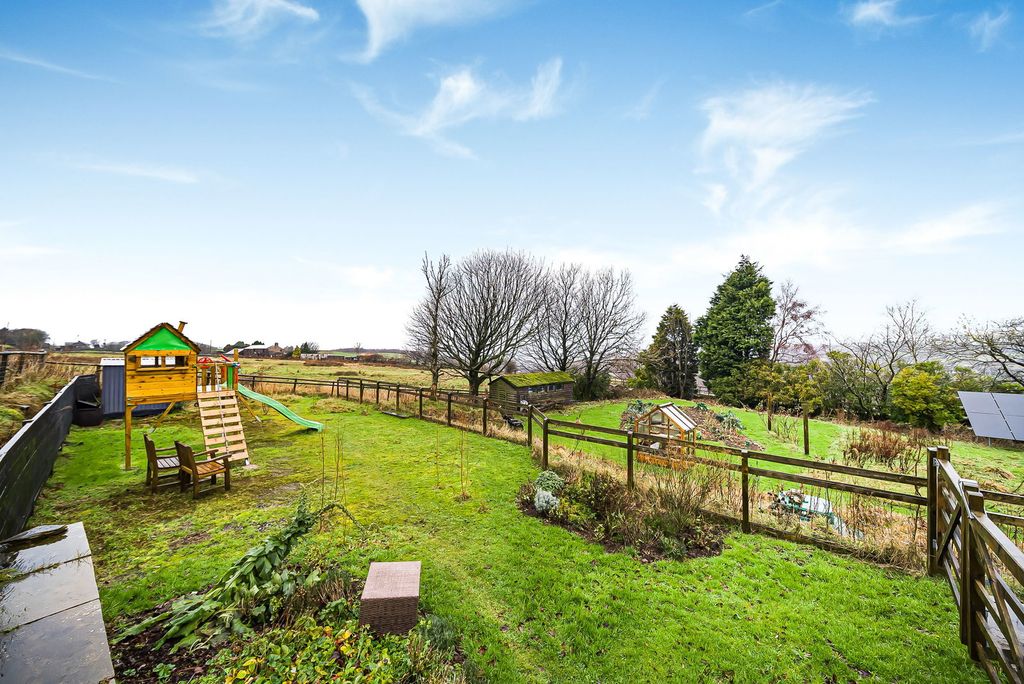 Property photo 2 of 62