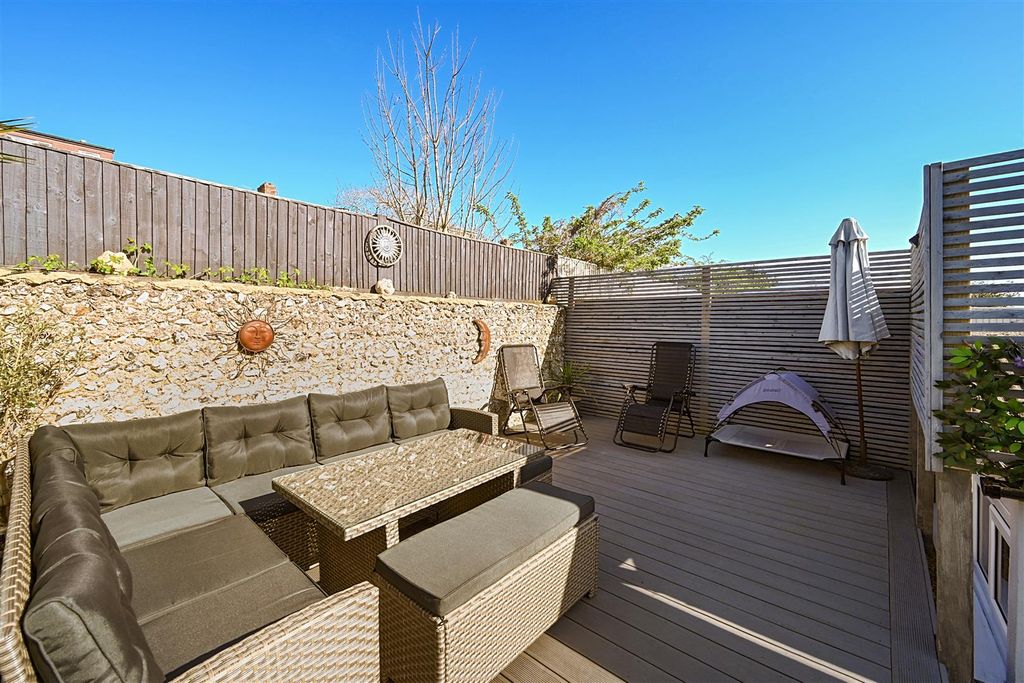 Property photo 3 of 18 North Road, Portslade Bn41 (7).Jpg