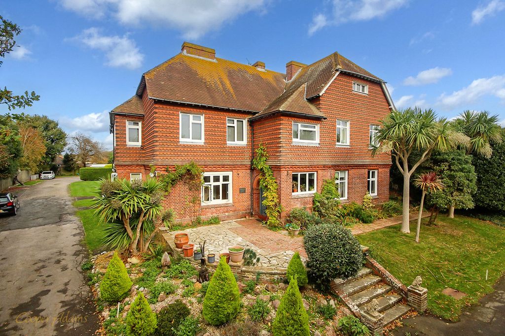 Property photo 1 of 11 Elevated Front