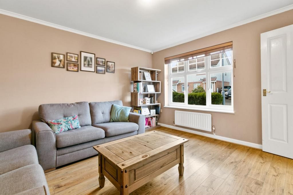 Property photo 2 of 27