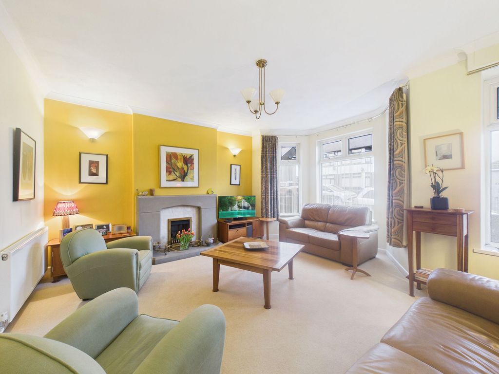 Property photo 2 of 44