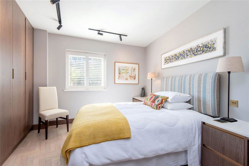 Property photo 3 of 5