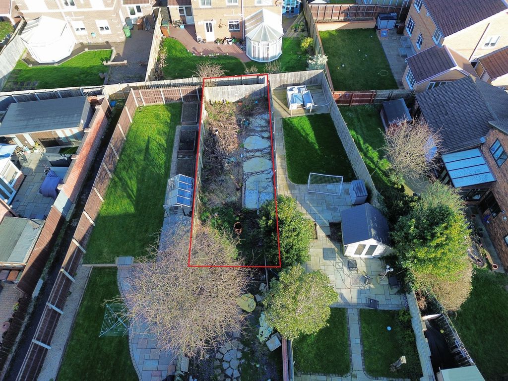 Property photo 3 of 7 Photo 6