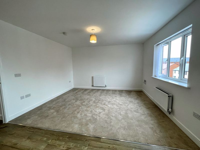 Property photo 3 of 9 Photo 11