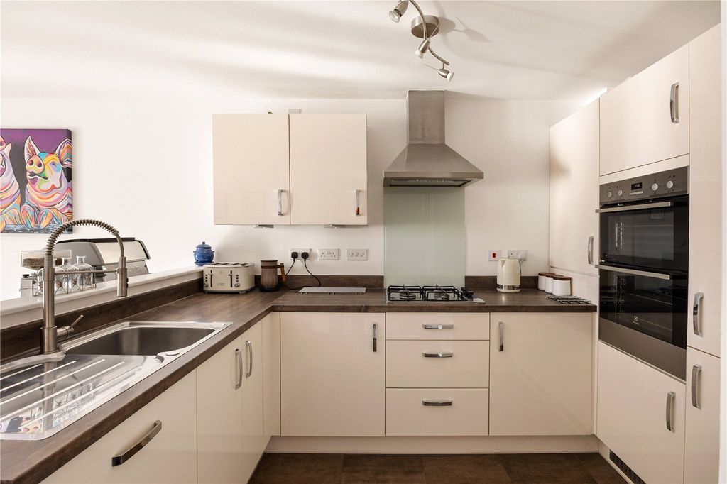 Property photo 2 of 31 Picture No. 05