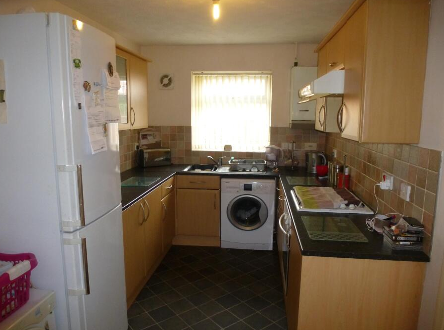 Property photo 3 of 12