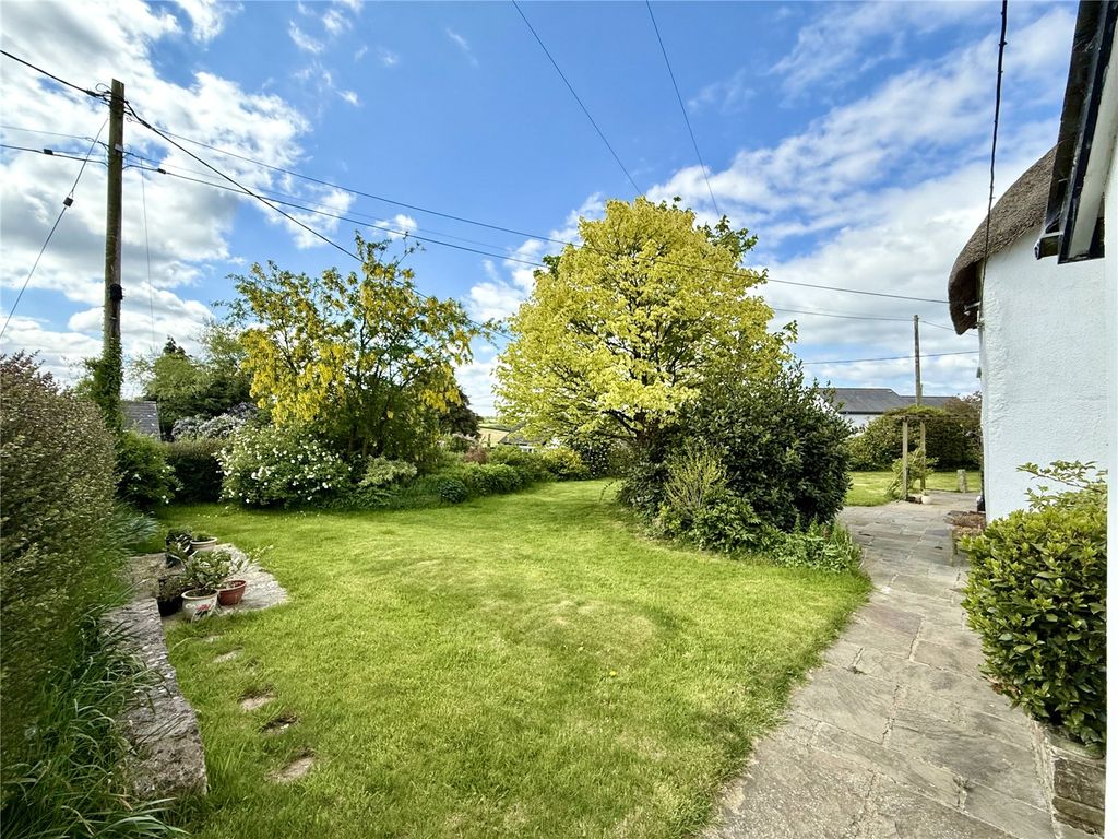 Property photo 2 of 25 Garden