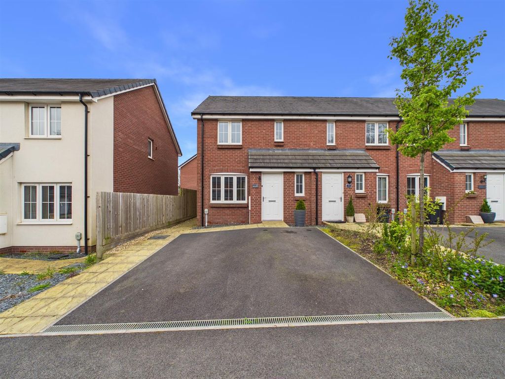 Property photo 1 of 12 Front