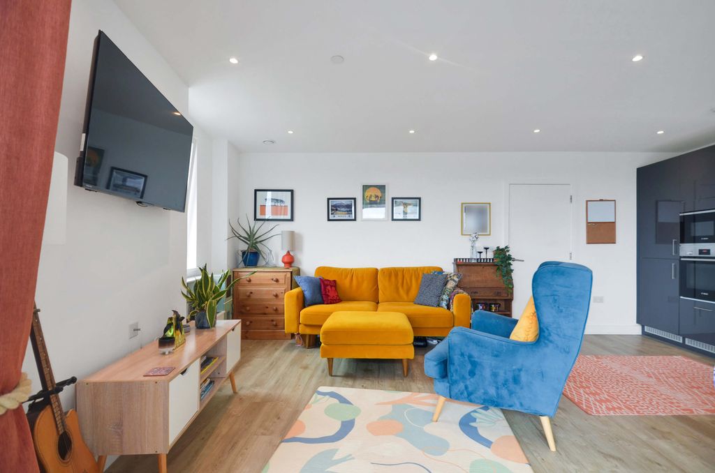Property photo 2 of 25 Open Plan Living Area (5).Jpg