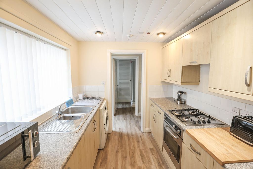 Property photo 2 of 17 28Lismorestreet_Kitchen Ad2.Jpg