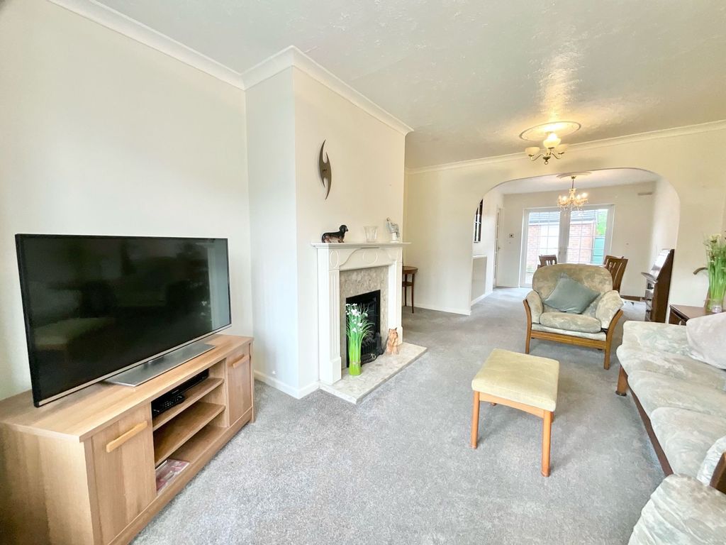 Property photo 2 of 27